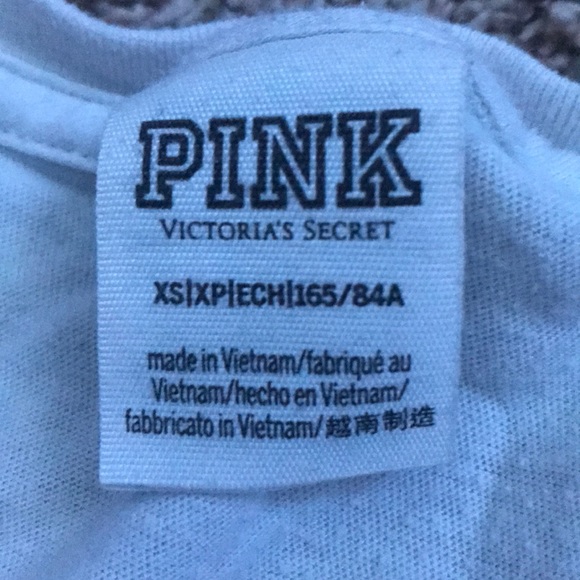 Here is a long sleeve shirt that I no longer wear - Picture 2 of 3